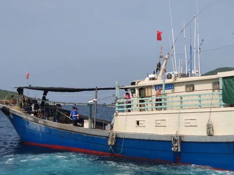 伏季休渔期间万宁查处违规渔船117艘 罚款16.34万元